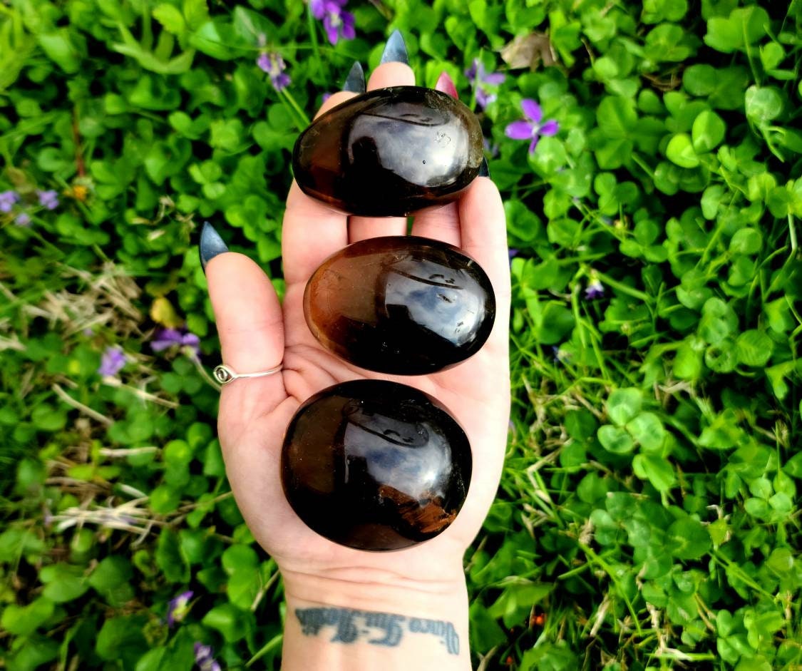 Smoky Quartz Palmstone- smokey, grounding, root chakra, protection, calming stone, relaxing, balance, Meditation