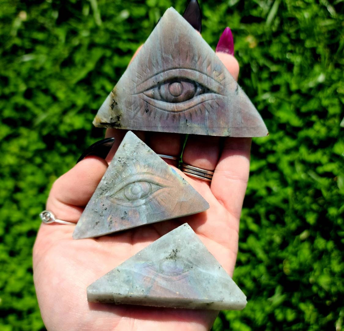 Flashy Labradorite Eye Pyramid - Intuition, Protection, All Seeing Eye, Cabochon,