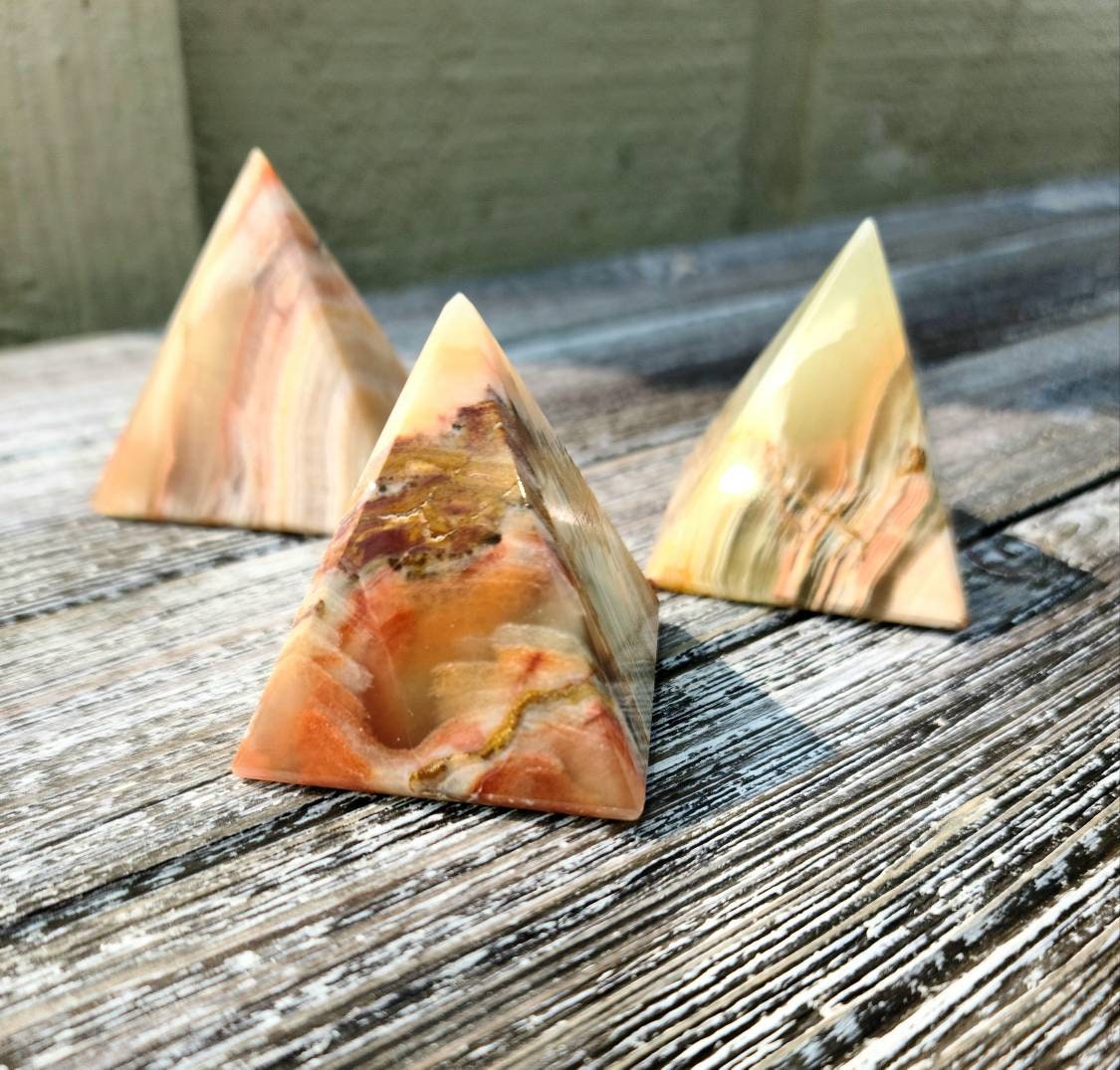 Banded Onyx Stone Pyramid  - Grounding Crystal,  Root Chakra, Inner Strength,  Focus, Protection,  Reiki, Calming,  Soothing