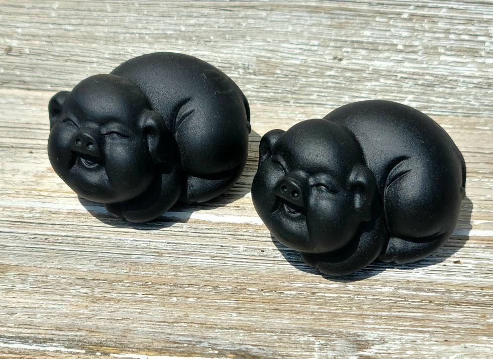 1 Obsidian Pig- Crystal Carvings - Ocean,  Altar Decor, Spirit Animal, grounding, protection, Witchy Gifts, Altar Decor, Piggy